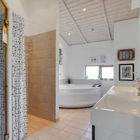 Holiday home Gudmunda - 200m To The Fjord By Interhome