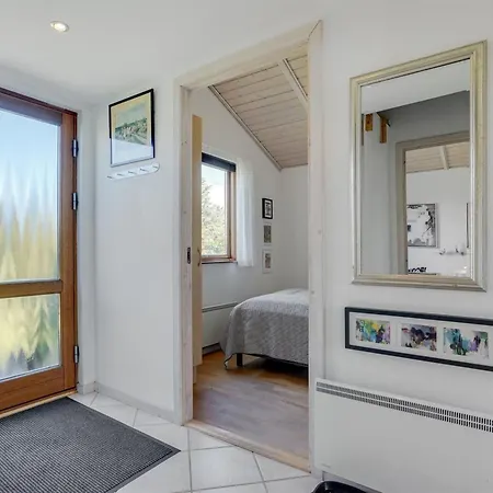 Gudmunda - 200m To The Fjord By Interhome